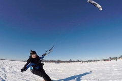 20170126_KiteFlyHigh_Kite-Fly-High_Kiten_Neubiberg_Drachen_Lenkdrachen_Snowkite-X_Snowtime-10_München_Flysurfer_Festival_800x600-16