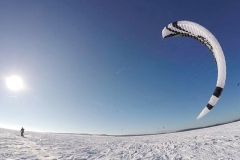 20170126_KiteFlyHigh_Kite-Fly-High_Kiten_Neubiberg_Drachen_Lenkdrachen_Snowkite-X_Snowtime-10_München_Flysurfer_Festival_800x600-20